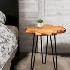 Table basse en bois massif (Live Edge) avec pieds épingle