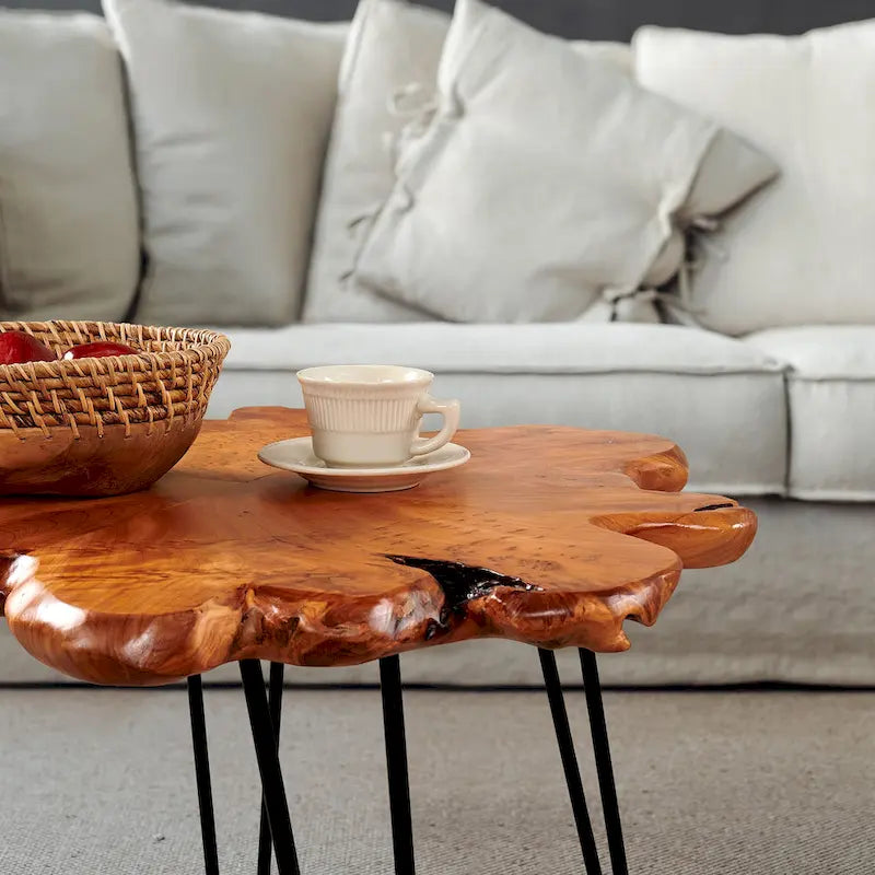 Table basse en bois massif (Live Edge) avec pieds épingle