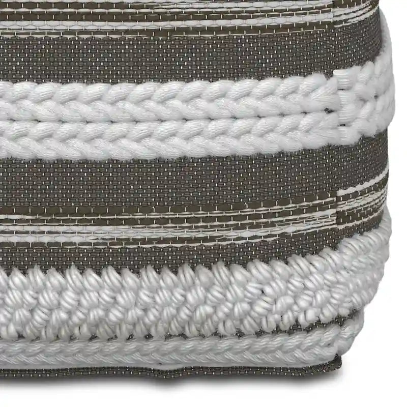 Poufs carrés WYNDENHALL Silva Boho en motif tissé à la main