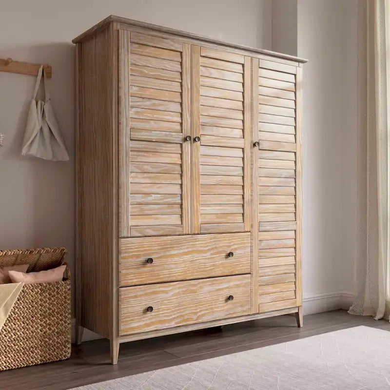 Armoire 3 portes en bois massif