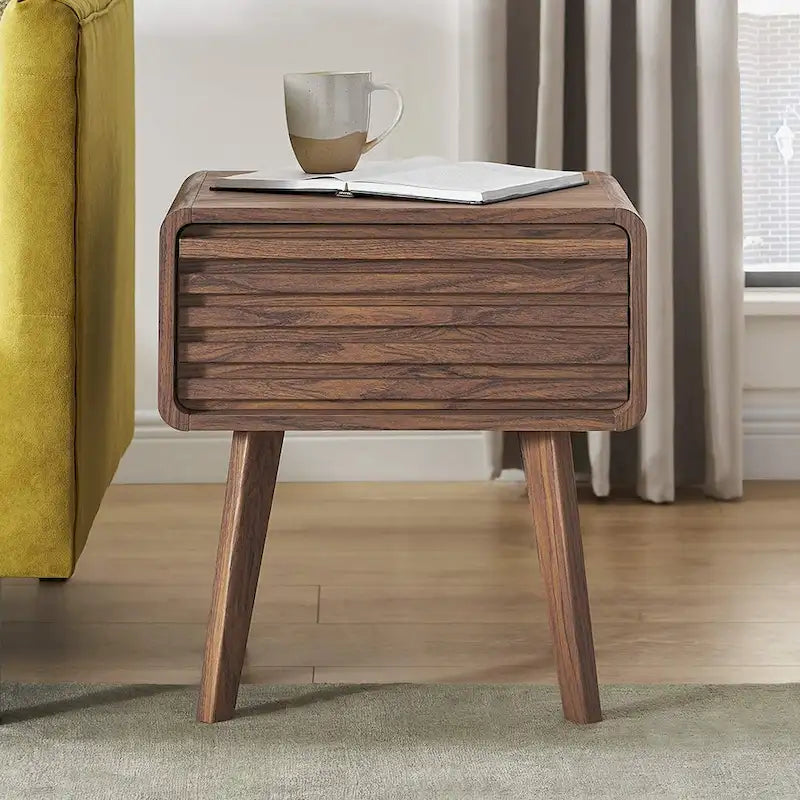 Table de chevet moderne du milieu du siècle avec tiroirs